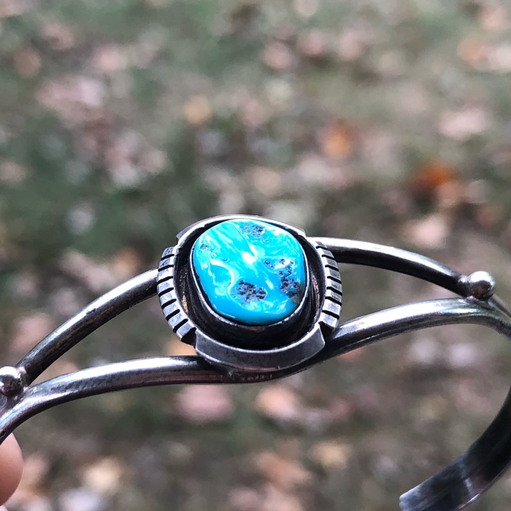 Vintage Navajo Sterling Turquoise Cuff Bracelet - Picture 11 of 13